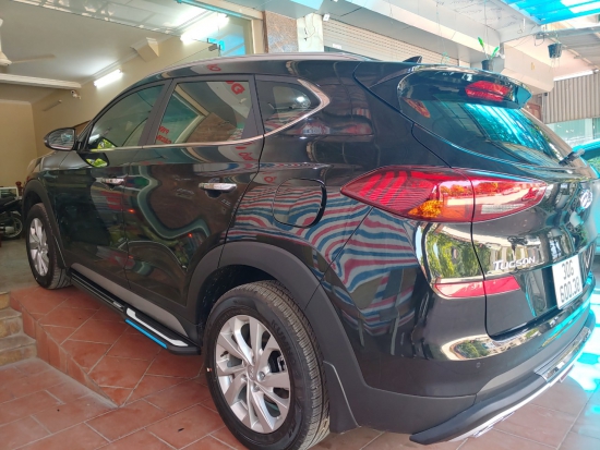 Bậc lên xuống xe Tucson